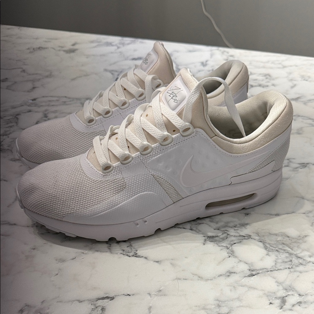 Nike Air Max Zero Essential Men’s Shoe SZ 11